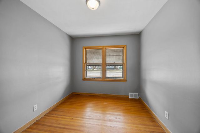 3446 Thomas Avenue N, Minneapolis, MN 55412