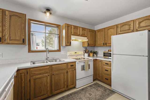 5121 Ridge Oak Drive, Madison, WI 53704