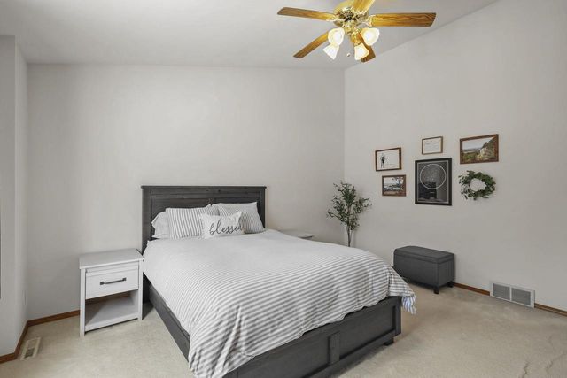 5121 Ridge Oak Drive, Madison, WI 53704