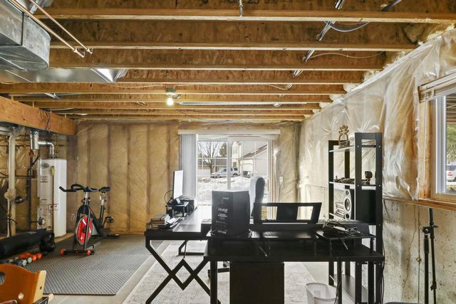 5121 Ridge Oak Drive, Madison, WI 53704