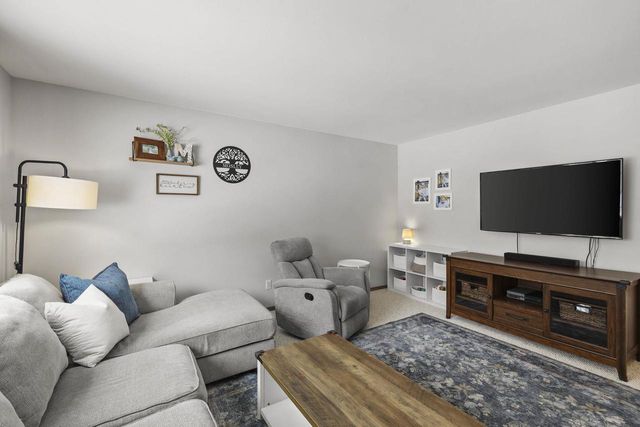 5121 Ridge Oak Drive, Madison, WI 53704