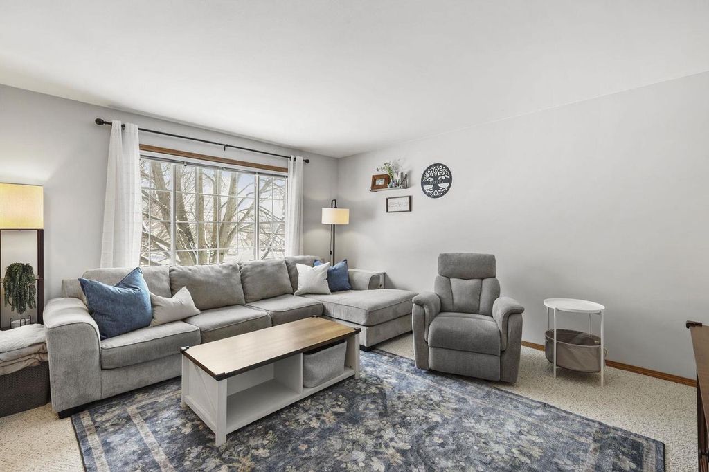 5121 Ridge Oak Drive, Madison, WI 53704