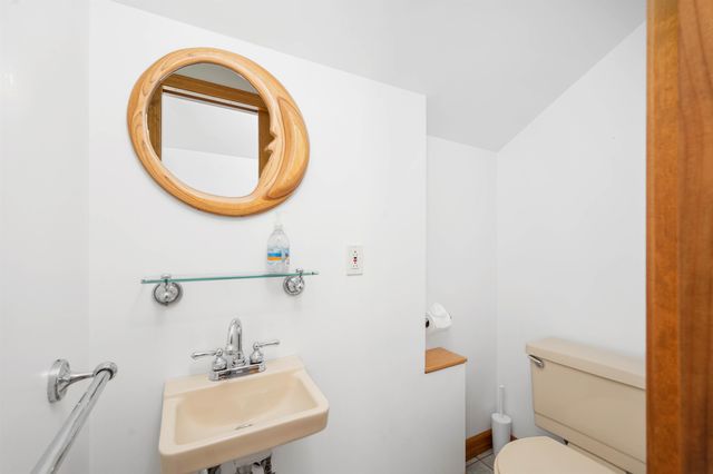 47 Forest Pond Road, New Hampton, NH 03256