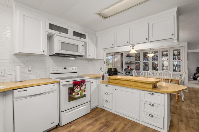 1113 Lee Roze Lane, Grants Pass, OR 97527