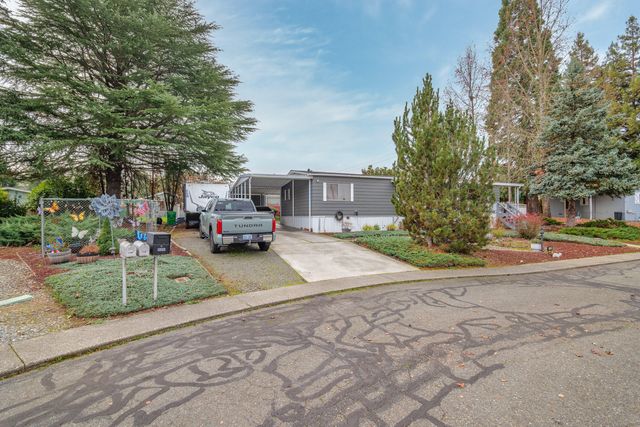 1113 Lee Roze Lane, Grants Pass, OR 97527