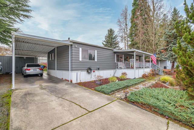 1113 Lee Roze Lane, Grants Pass, OR 97527