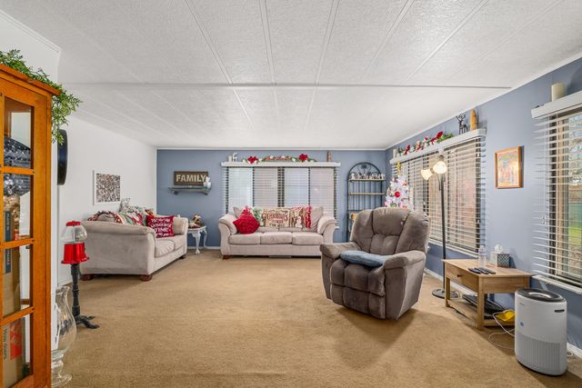 1113 Lee Roze Lane, Grants Pass, OR 97527