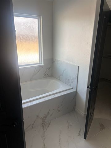 3540 NW Welch Road, Lawton, OK 73507