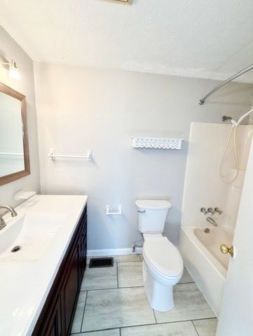 3460 Hermitage Drive, Hopkinsville, KY 42240