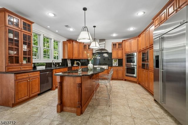 26 Arbor Rd, North Caldwell Boro, NJ 07006