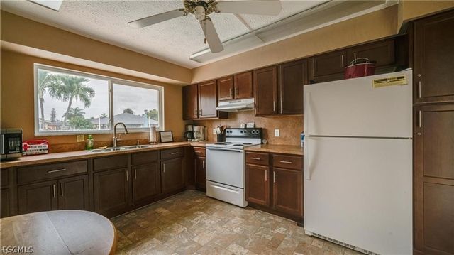 4549 SE 5th PL 210, Cape Coral, FL 33904