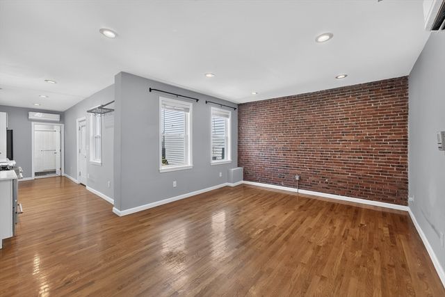 353 Sumner 1A, Boston, MA 02128