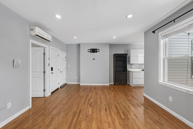 353 Sumner 1A, Boston, MA 02128