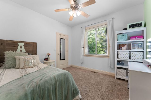 120 Red Cedar Ave Avenue, Branson, MO 65616