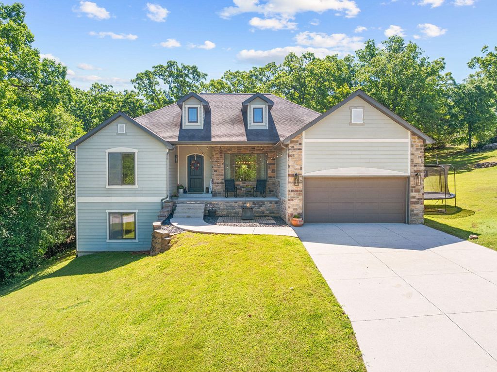 120 Red Cedar Ave Avenue, Branson, MO 65616