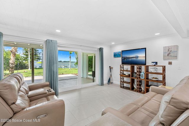 565 W Gateway Court, Merritt Island, FL 32952