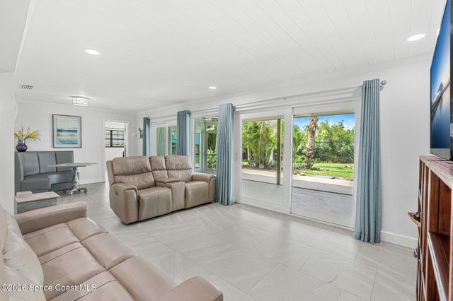 565 W Gateway Court, Merritt Island, FL 32952