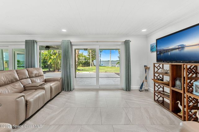 565 W Gateway Court, Merritt Island, FL 32952