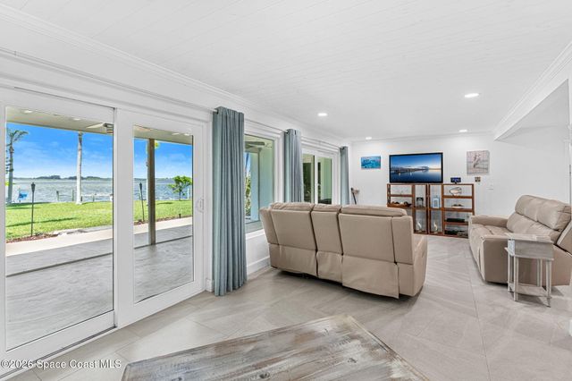 565 W Gateway Court, Merritt Island, FL 32952