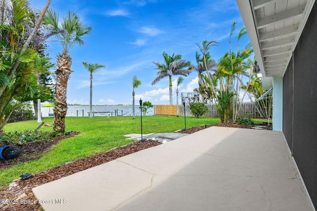 565 W Gateway Court, Merritt Island, FL 32952