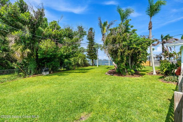 565 W Gateway Court, Merritt Island, FL 32952