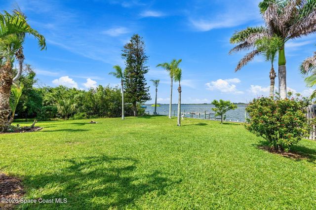 565 W Gateway Court, Merritt Island, FL 32952