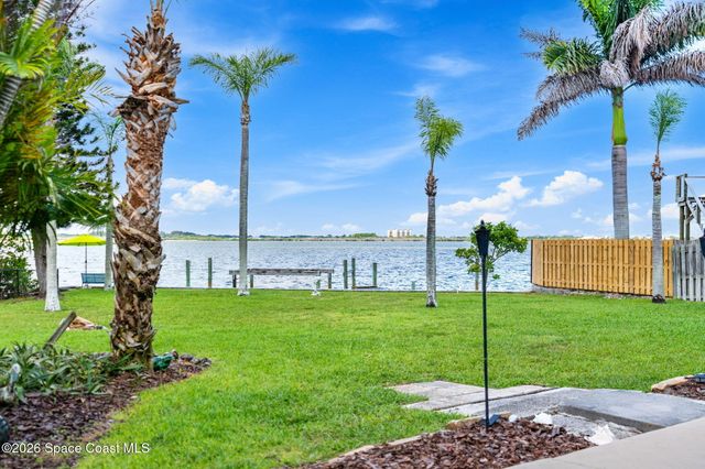 565 W Gateway Court, Merritt Island, FL 32952