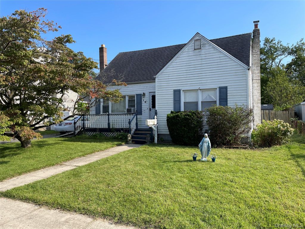 16 Heathcote Road, Lindenhurst, NY 11757 — exterior