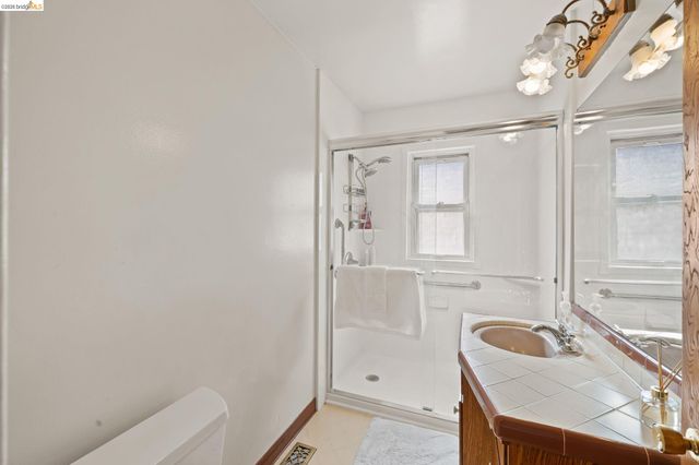 777 Kern St, Richmond, CA 94805