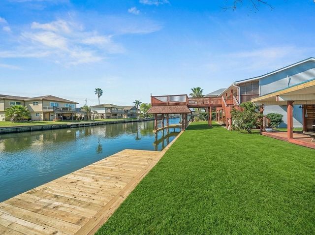 372 Ling Street, Hitchcock, TX 77563