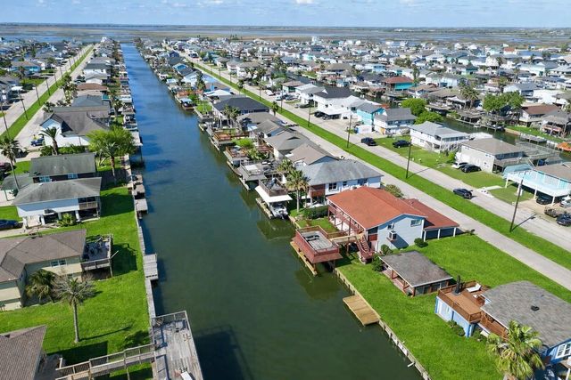 372 Ling Street, Hitchcock, TX 77563