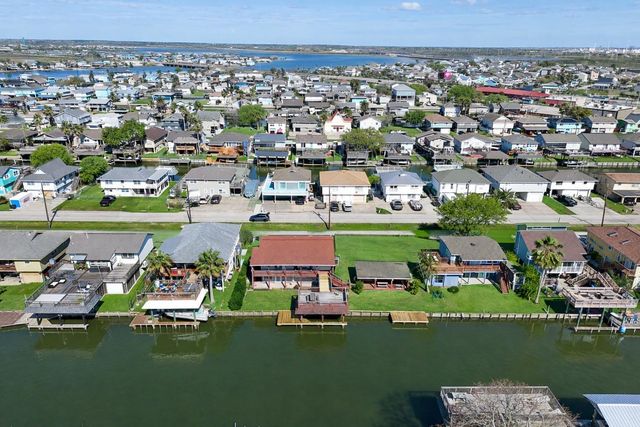 372 Ling Street, Hitchcock, TX 77563