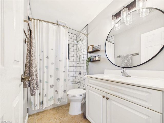 613 SW Santa Barbara PL, Cape Coral, FL 33991