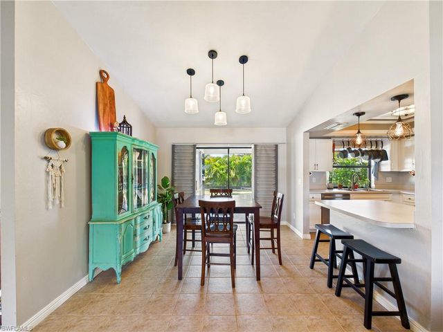 613 SW Santa Barbara PL, Cape Coral, FL 33991