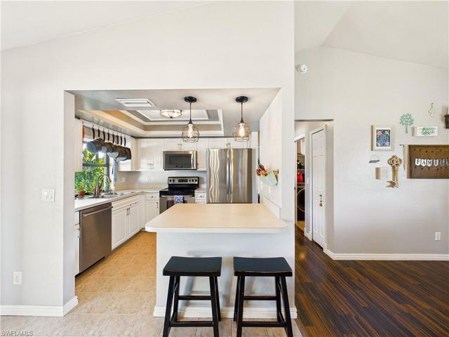 613 SW Santa Barbara PL, Cape Coral, FL 33991