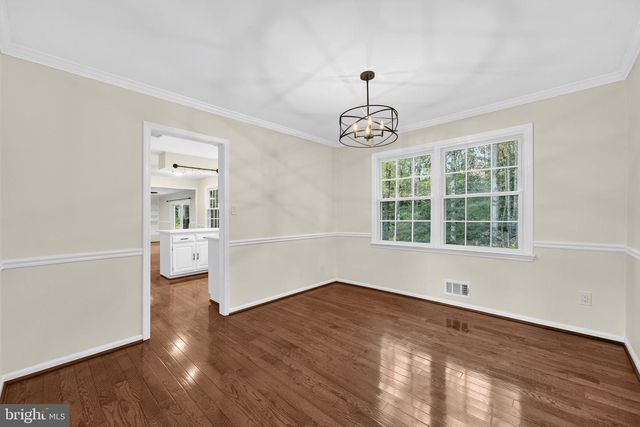 10536 KNOLLWOOD DR, Manassas, VA 20111