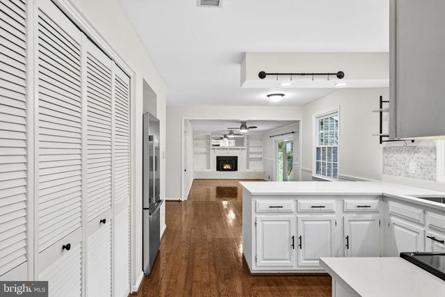 10536 KNOLLWOOD DR, Manassas, VA 20111