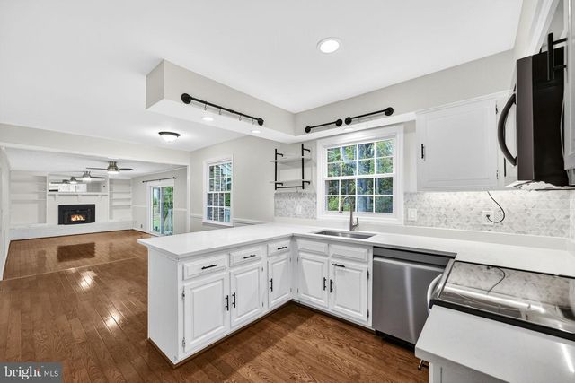 10536 KNOLLWOOD DR, Manassas, VA 20111