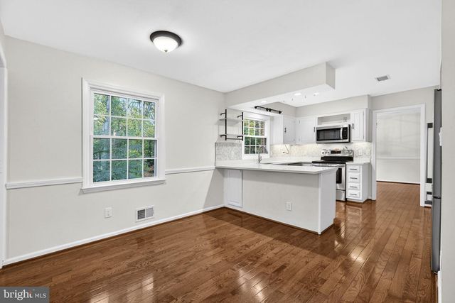 10536 KNOLLWOOD DR, Manassas, VA 20111