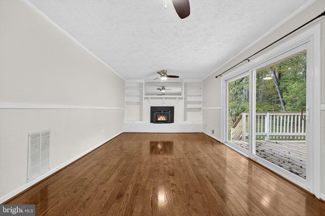 10536 KNOLLWOOD DR, Manassas, VA 20111