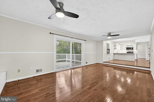 10536 KNOLLWOOD DR, Manassas, VA 20111