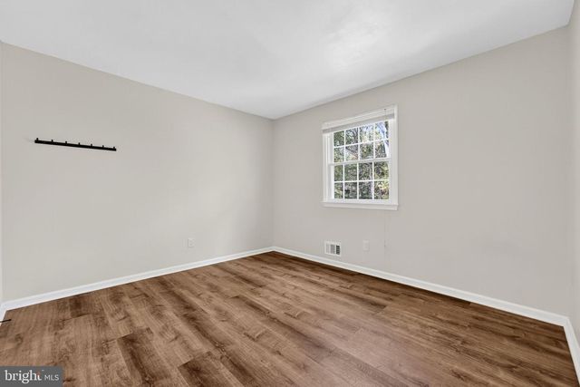 10536 KNOLLWOOD DR, Manassas, VA 20111