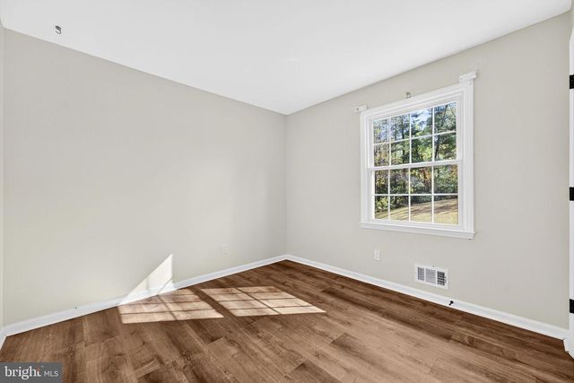 10536 KNOLLWOOD DR, Manassas, VA 20111