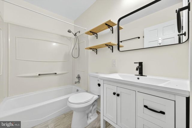 10536 KNOLLWOOD DR, Manassas, VA 20111