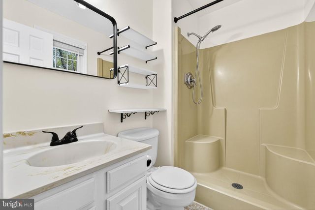 10536 KNOLLWOOD DR, Manassas, VA 20111