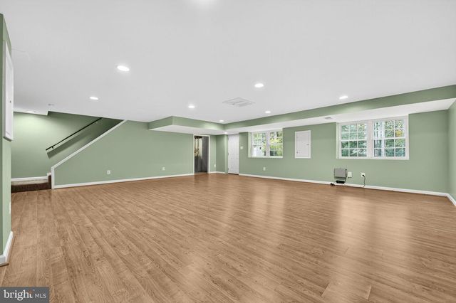 10536 KNOLLWOOD DR, Manassas, VA 20111