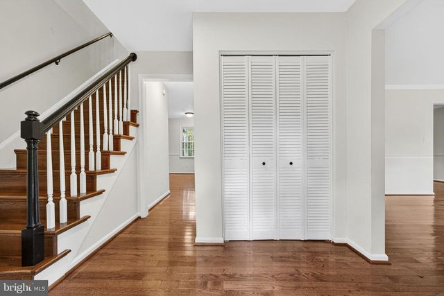 10536 KNOLLWOOD DR, Manassas, VA 20111