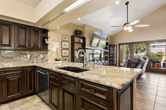 8050 E CORTEZ Drive, Scottsdale, AZ 85260