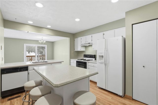 126 Villa Dr, Reserve, PA 15214