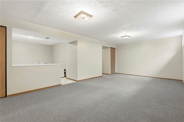 126 Villa Dr, Reserve, PA 15214